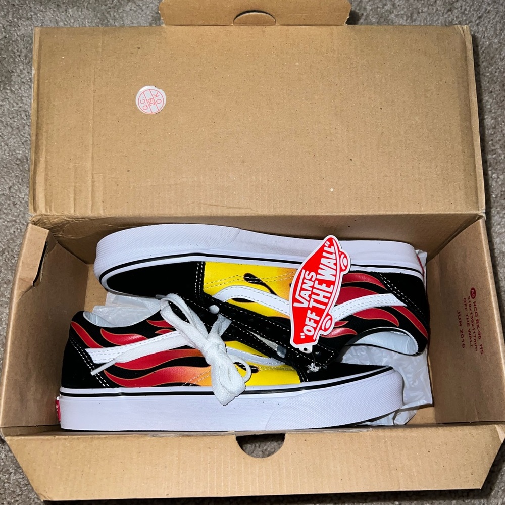 Vans 🔥🔥🔥 10/10 condition.